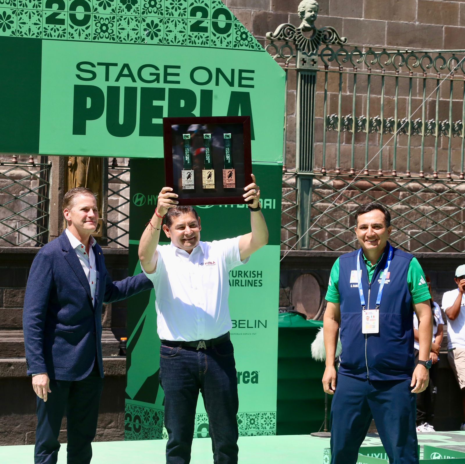 Familias vibran con Mundial de tiro con arco, gobernador Armenta Mier asiste a finales