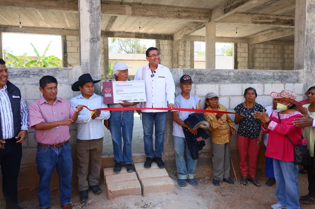 Pável Gaspar encabeza jornada de inauguración de Obras Comunitarias en la Mixteca poblana