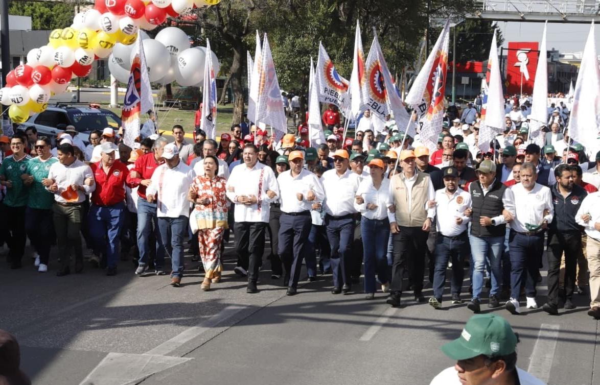 Pepe Chedraui participa en ceremonia cívica por el Día Internacional del Trabajo