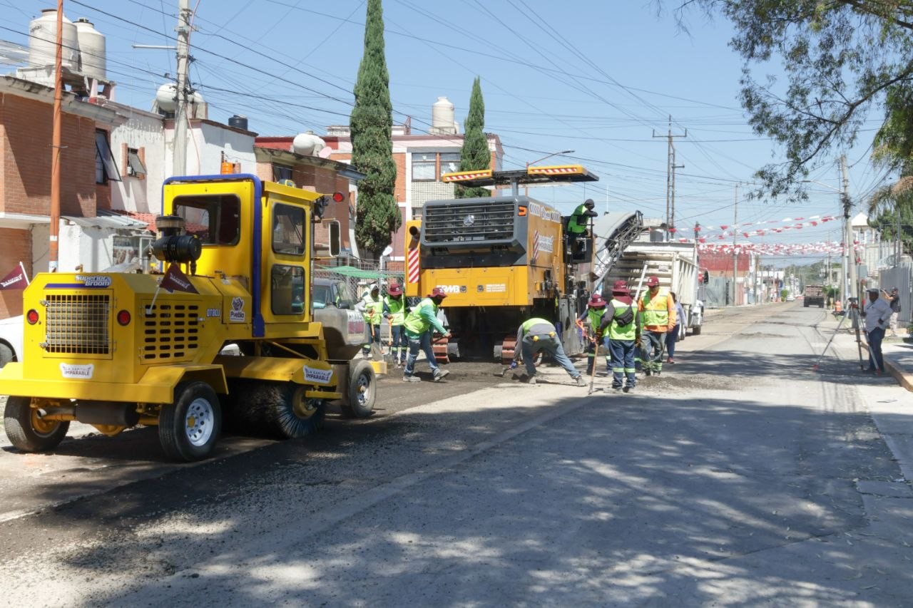 Supervisa Pepe Chedraui intervención del Tren Capitalino de Pavimentación en la colonia Vicente Guerrero
