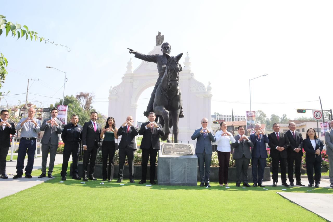 Rehabilita Gobierno del Estado el arco de Loreto y devela escultura de Ignacio Zaragoza