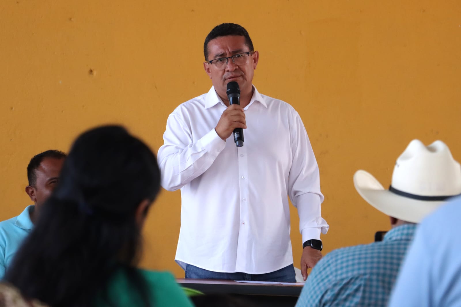 En recorrido por la Mixteca, el diputado Pável Gaspar destacó el compromiso con el desarrollo social y la niñez