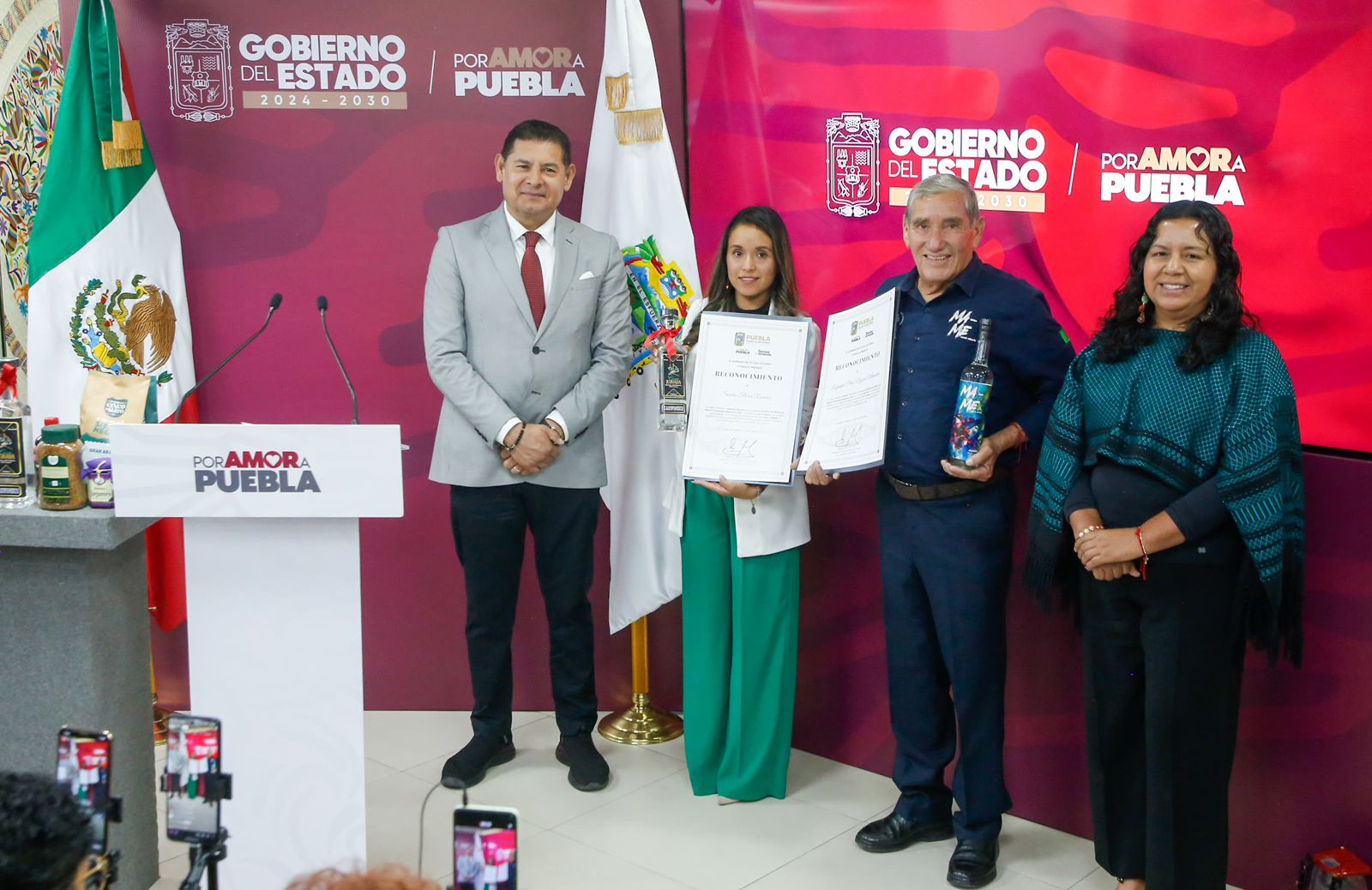Calidad, tecnología e innovación consolidan al mezcal poblano como líder nacional