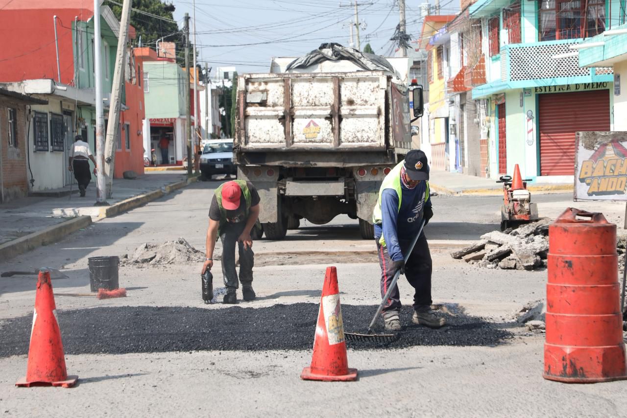 Gobierno de Pepe Chedraui da seguimiento a labores de bacheo en El Patrimonio