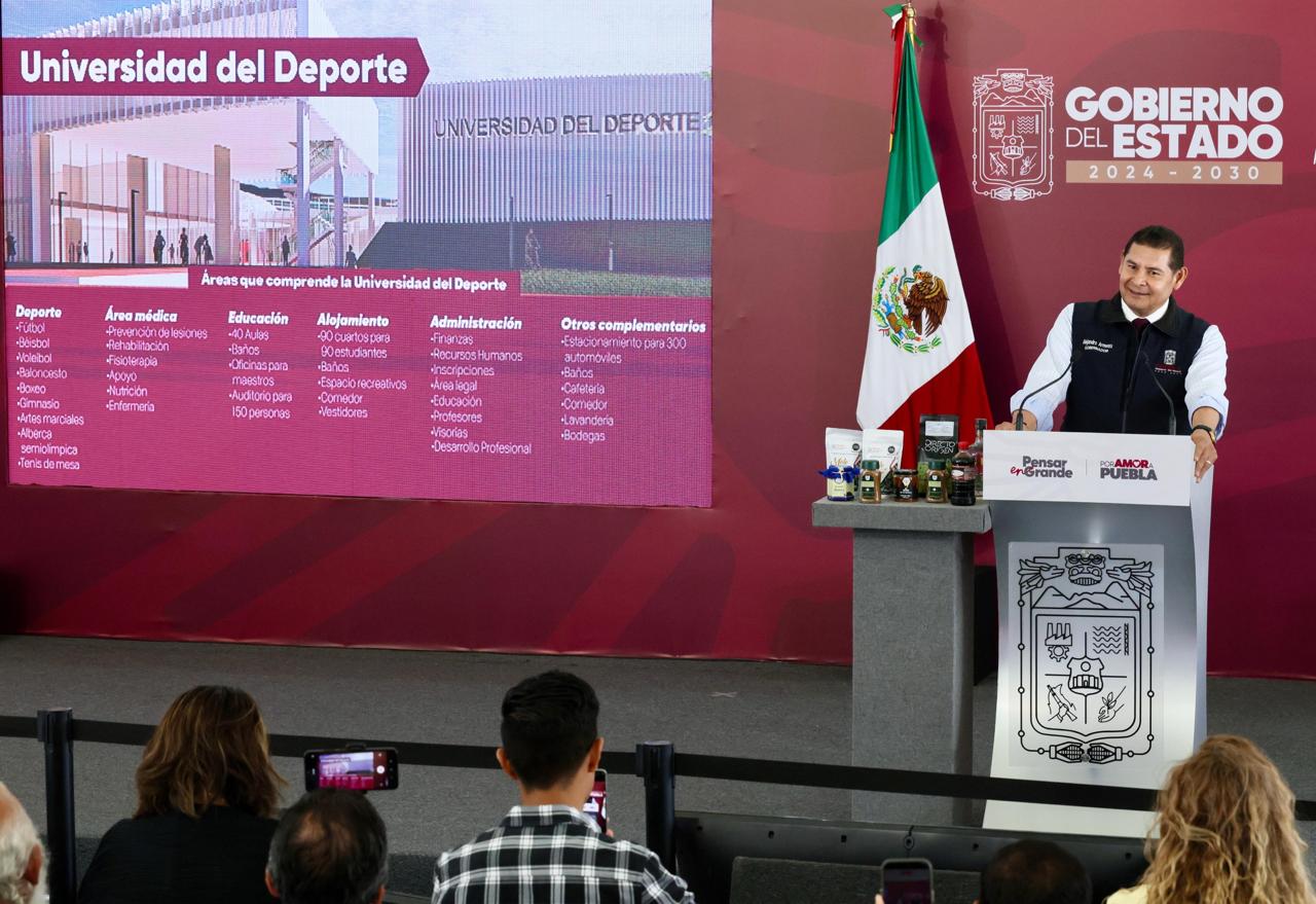 Gobierno Estatal premia esfuerzo de atletas poblanos en Olimpiada CONADE 2026