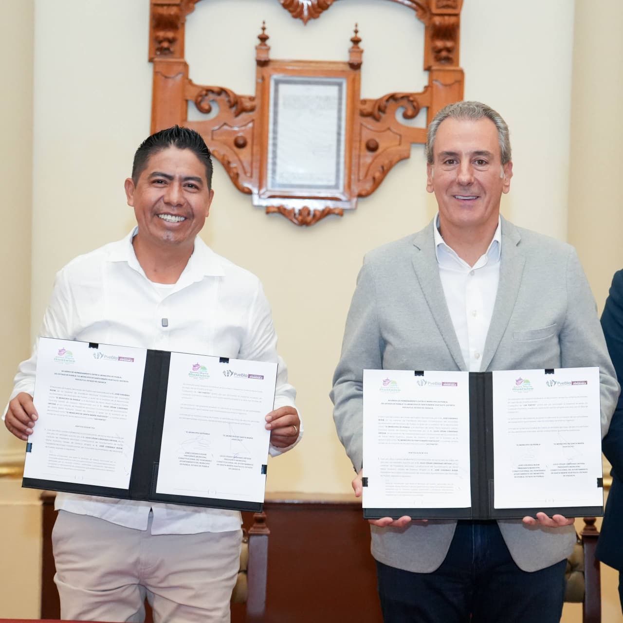 Firma Pepe Chedraui hermanamiento entre Puebla capital y Huatulco