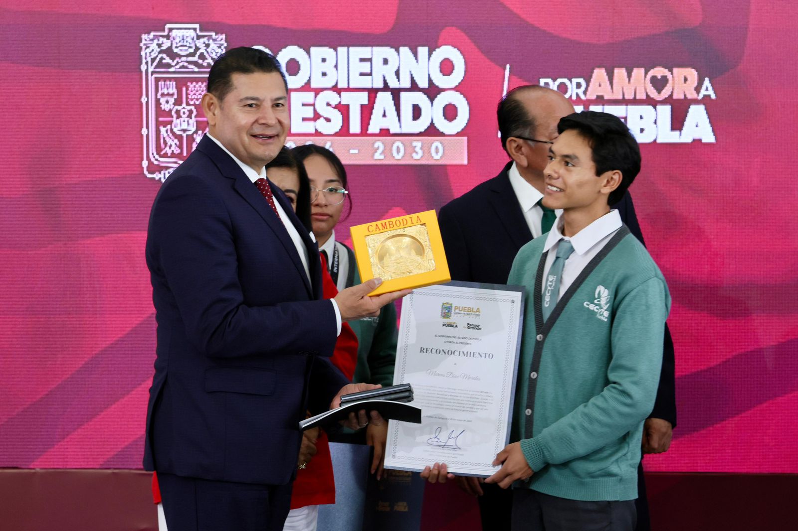 Talento poblano conquista escenarios internacionales en cine, tecnología e innovación