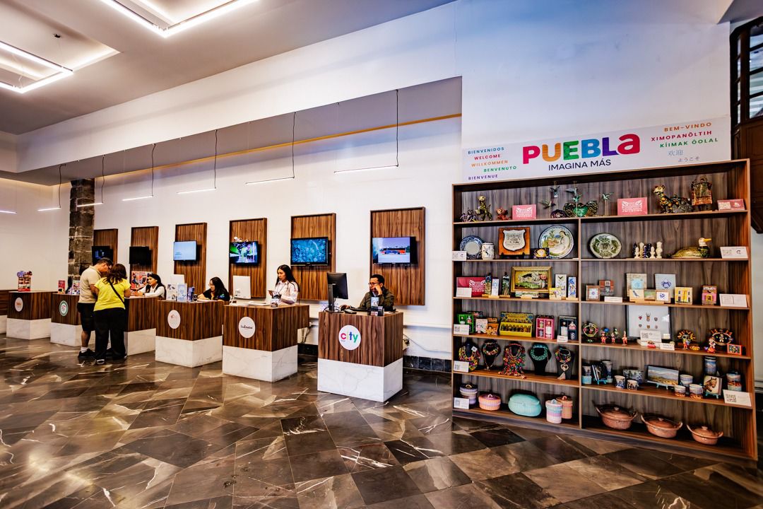 Gobierno de Pepe Chedraui impulsa la venta de artesanías y productos poblanos