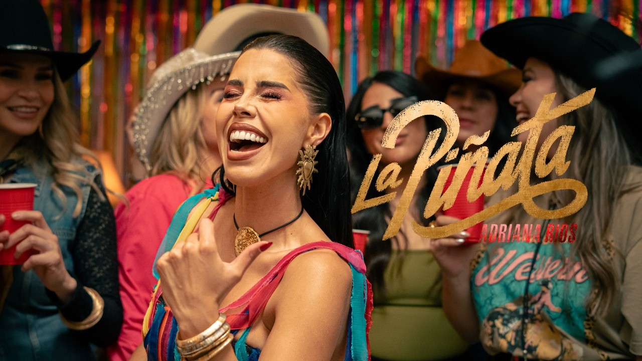 “La Piñata” es el nuevo sencillo de Adriana Ríos