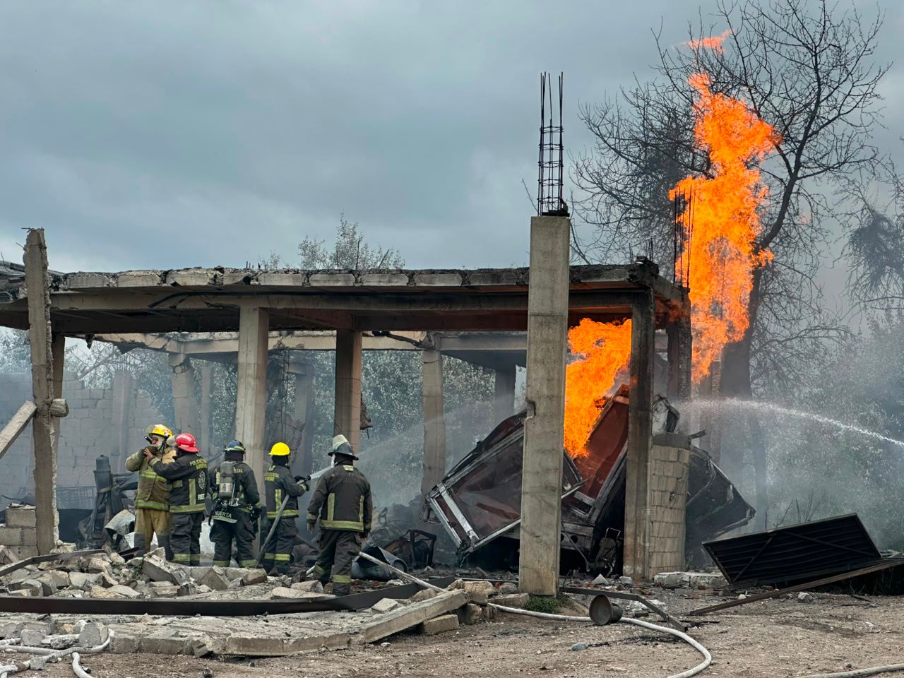De forma oportuna, Gobierno Estatal atiende emergencia por explosión en Tepeaca