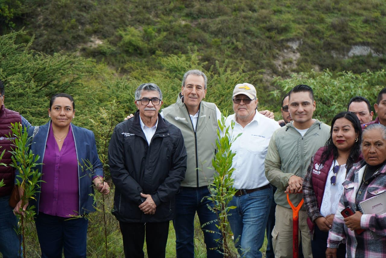 Encabeza Pepe Chedraui jornada de reforestación en Ecocampus BUAP