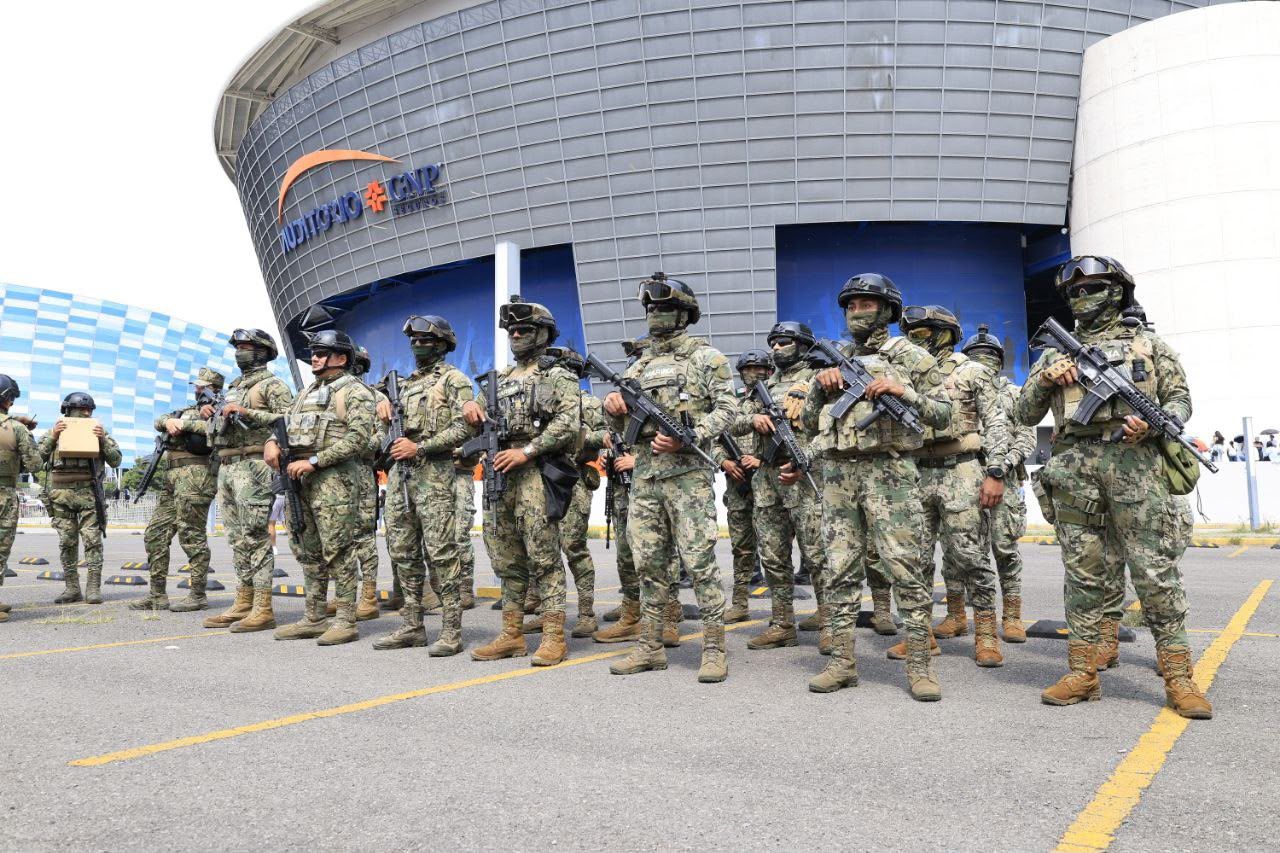 Más de mil 780 elementos vigilarán partido entre Perú y España