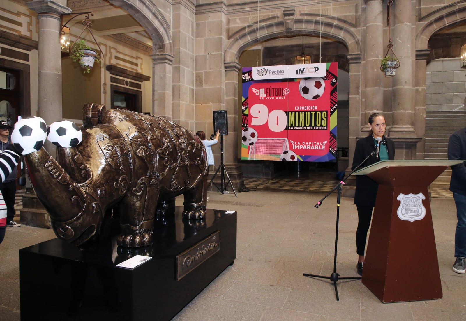 Gobierno de Pepe Chedraui inaugura la exposición «90 minutos: La pasión del futbol»