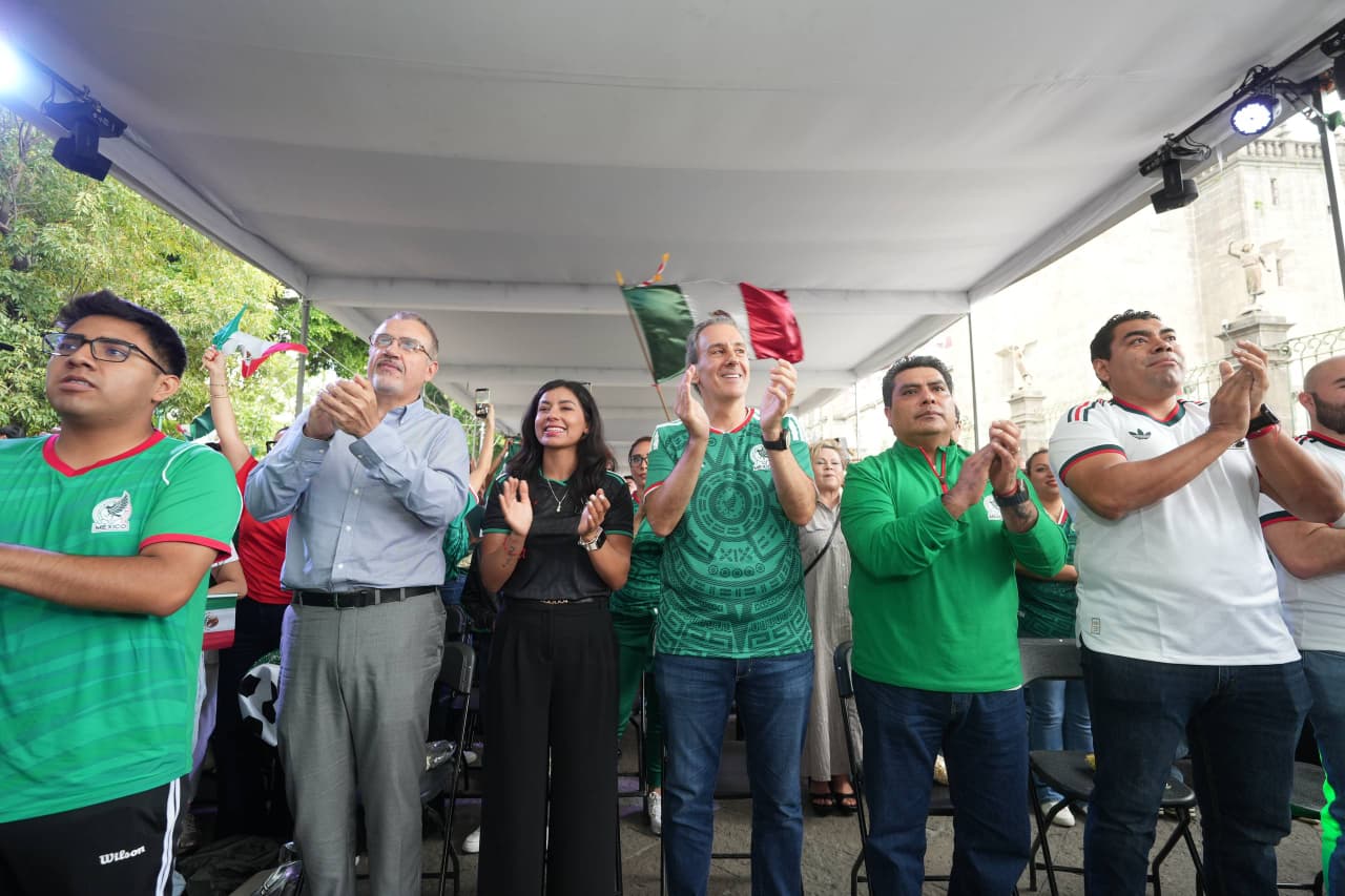 Convive Pepe Chedraui con poblanas y poblanos en la inauguración de la Copa del Mundo 2026