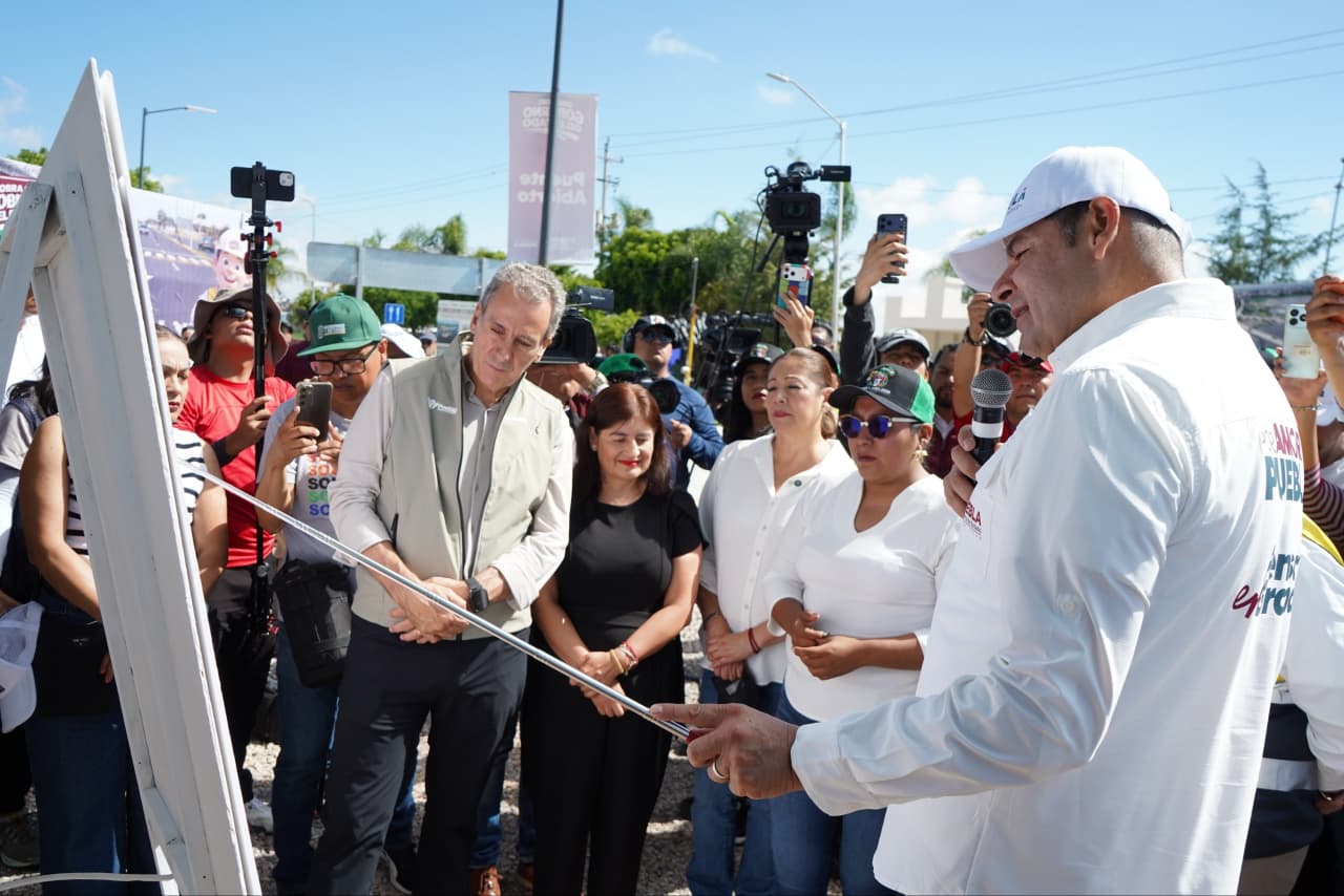 Supervisan Armenta y Chedraui Puente Vehicular de la Transformación