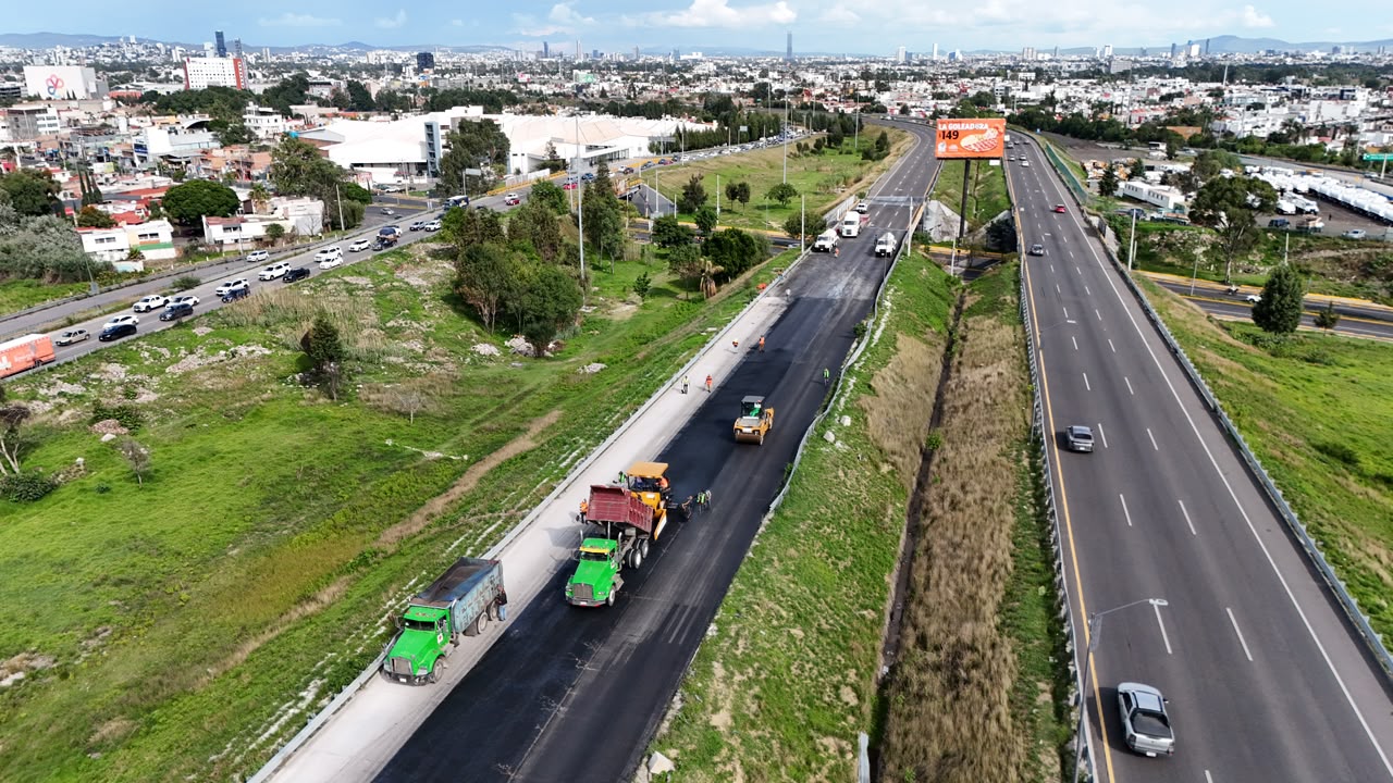 Secretaría de Infraestructura tiende micro carpeta en Periférico Ecológico para seguridad vial