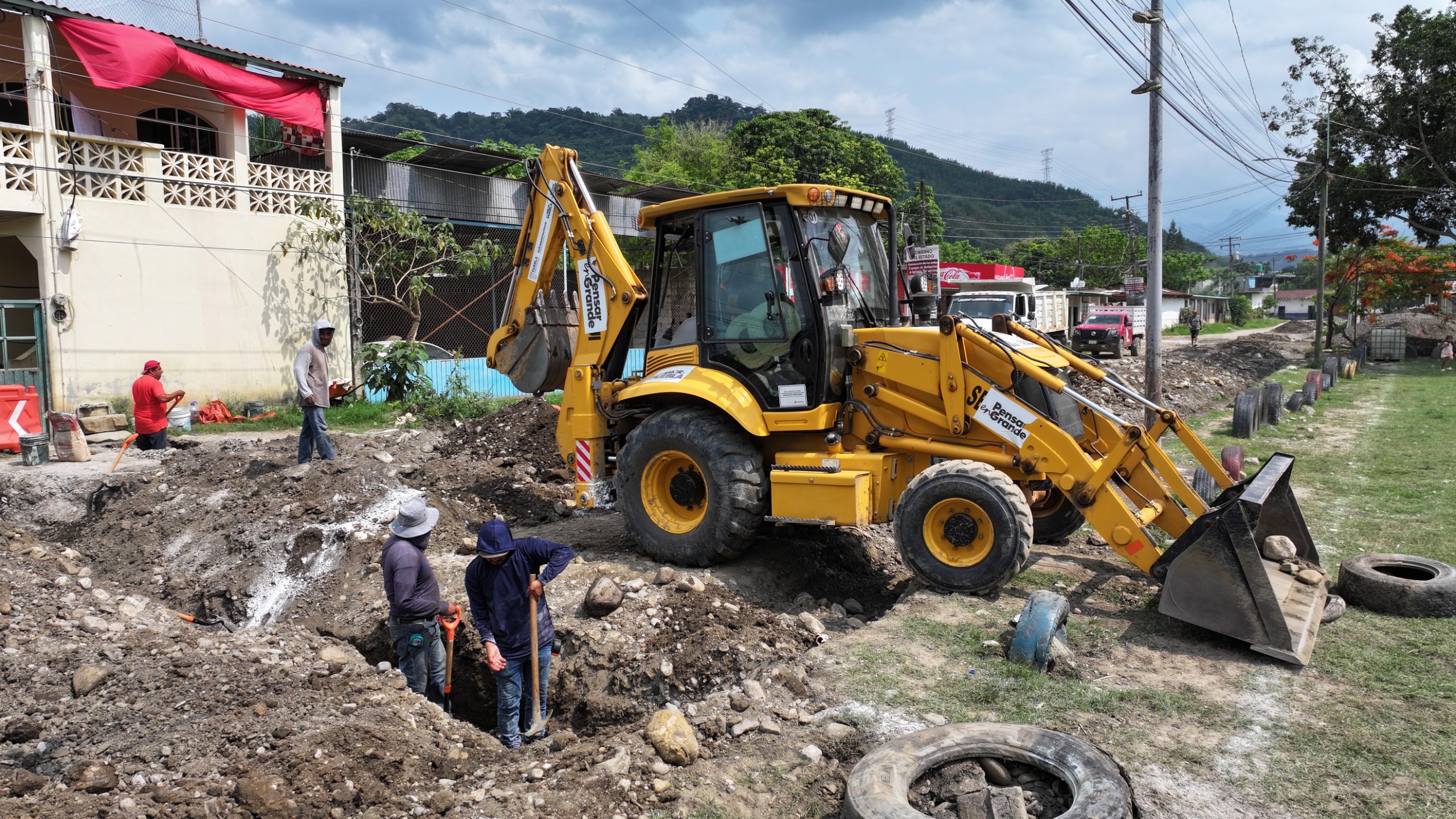 Mantiene gobierno estatal mejoramiento de vialidades en Puebla, Xicotepec y Tlacotepec de Benito Juárez