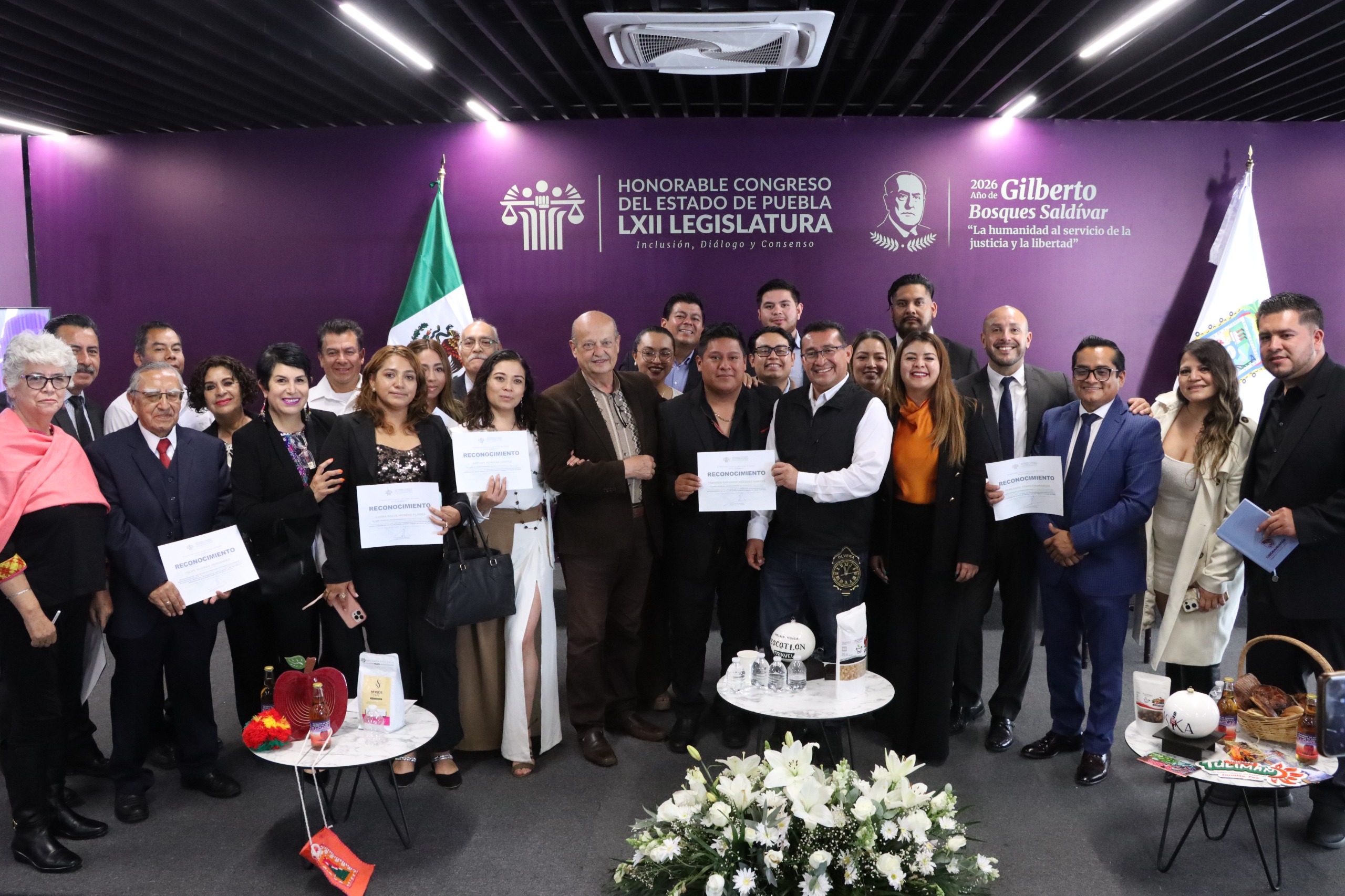 Congreso del Estado reconoce a Guías de Turistas que cumplieron con la certificación NOM-08