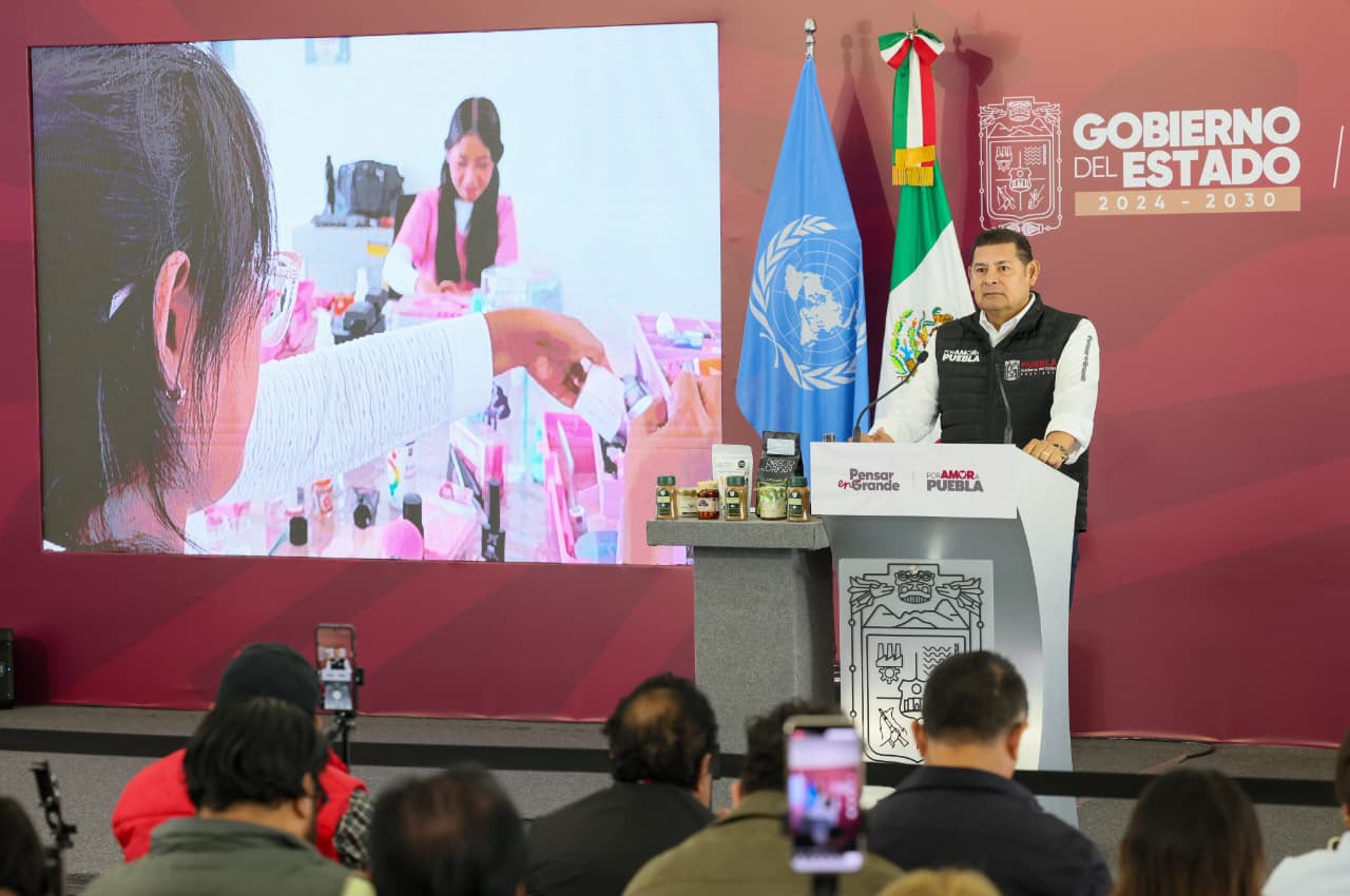 Gobierno del Estado de Puebla lidera proteccion de genero con mujeres