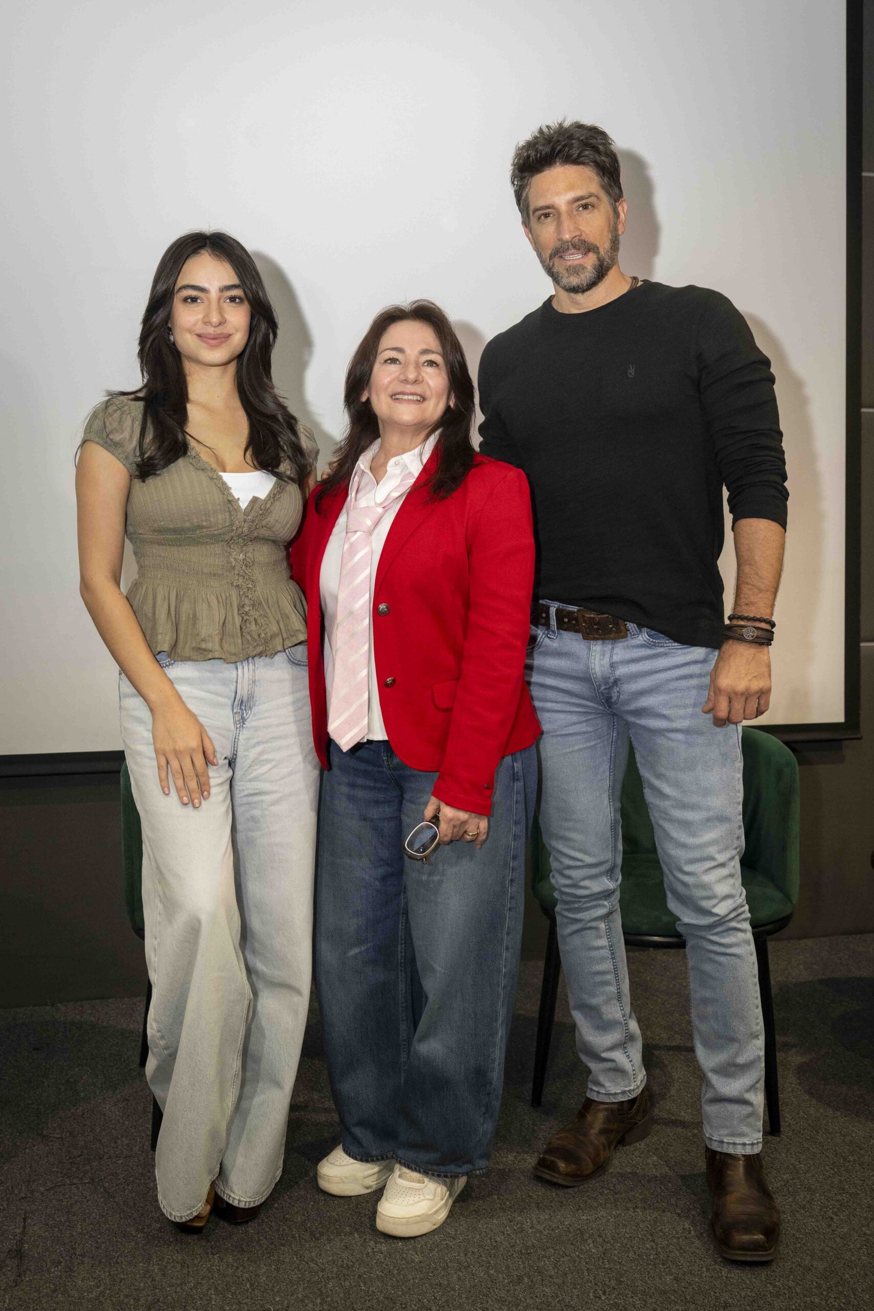 Valentina Buzzurro y David Chocaro son los protagonistas de “Te esperaba”