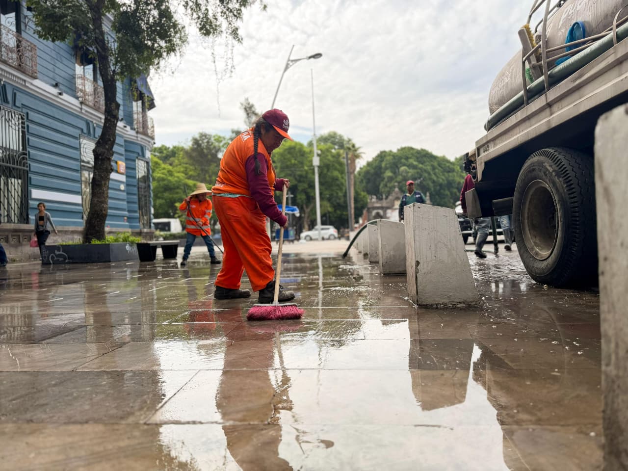 Gobierno de Pepe Chedraui efectuó labores lavado en la Avenida Juárez