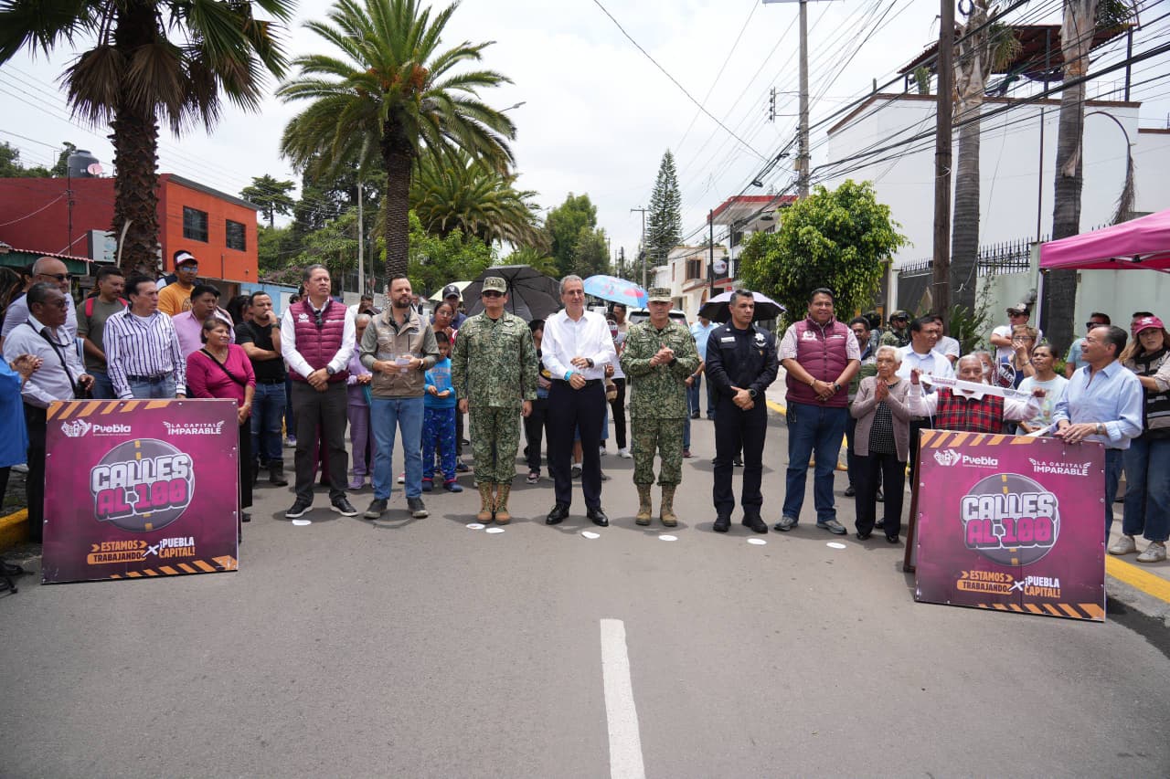 Entrega Pepe Chedraui rehabilitación vial en la Junta Auxiliar Ignacio Zaragoza, con el Tren Capitalino de Pavimentación