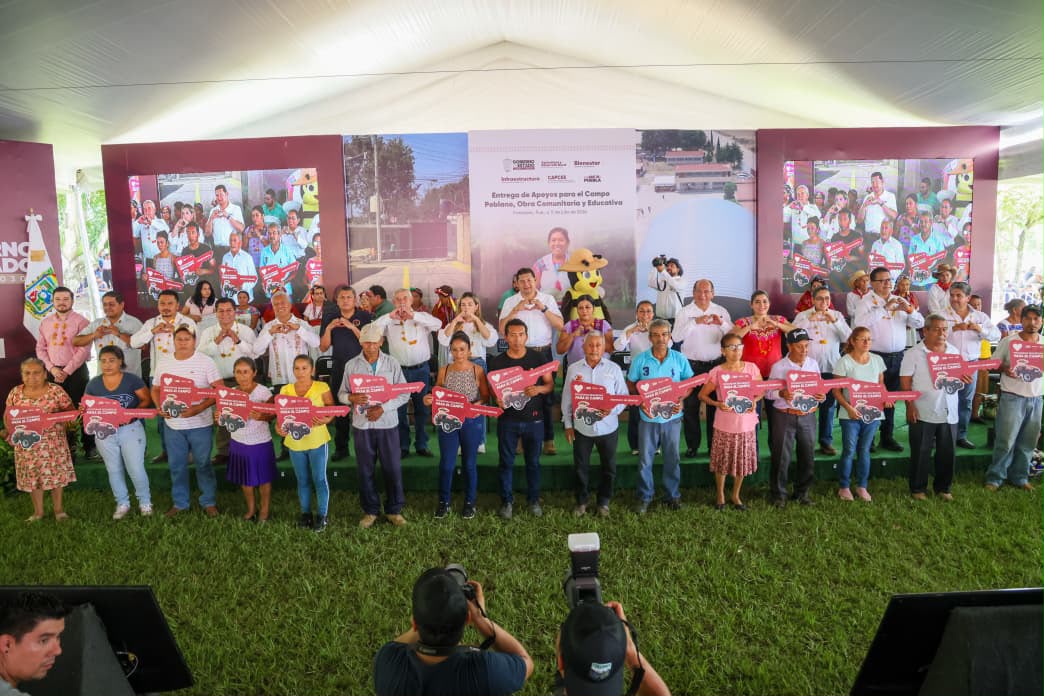 Gobierno Federal y Estatal cumplen compromisos con familias de Pantepec