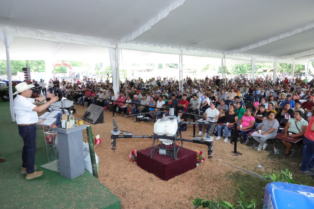 Obra pública, apoyo al campo y riqueza comunitaria para la Sierra Norte: Armenta Mier