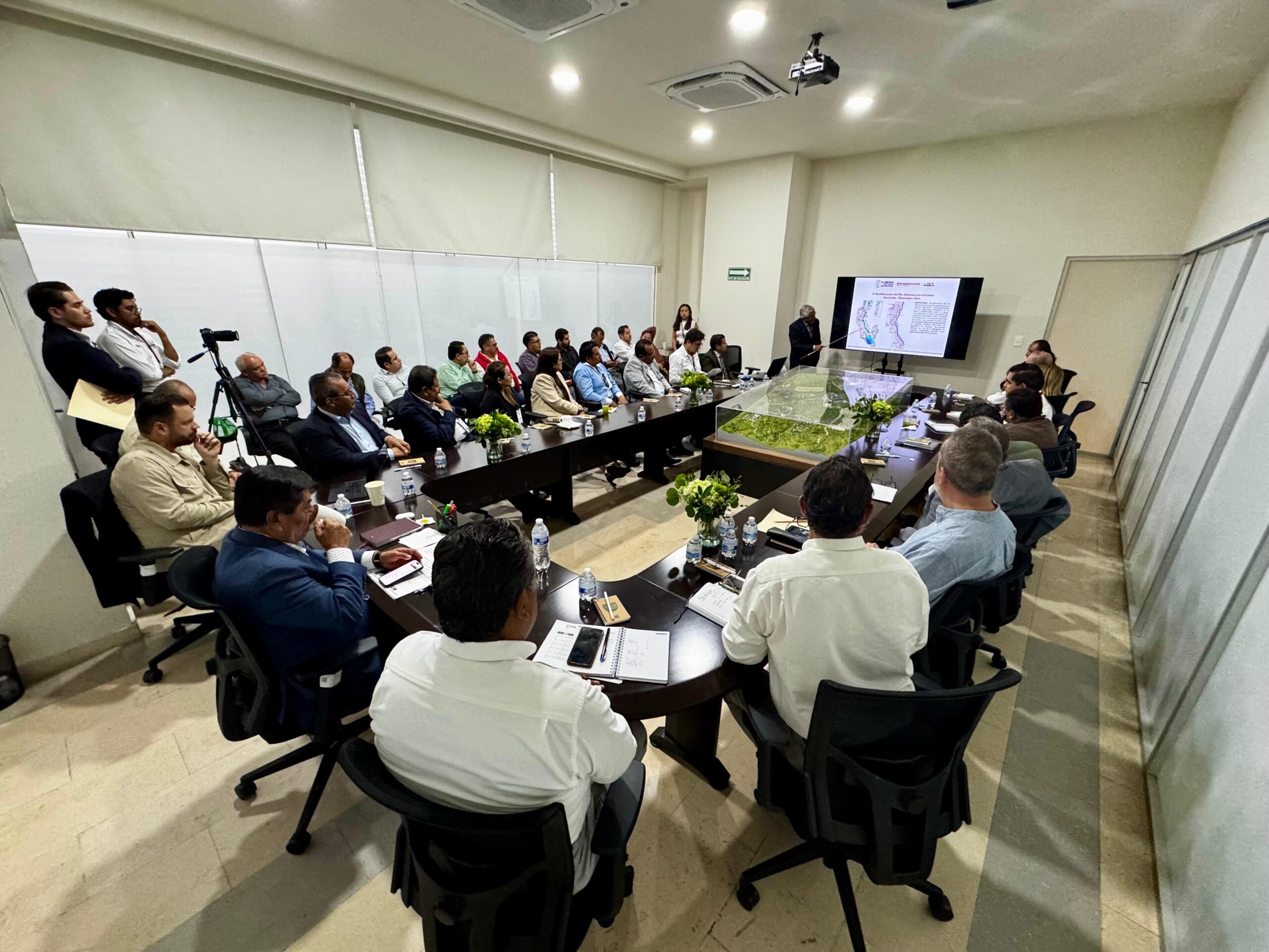 Gobierno del Estado va por solución definitiva a inundaciones