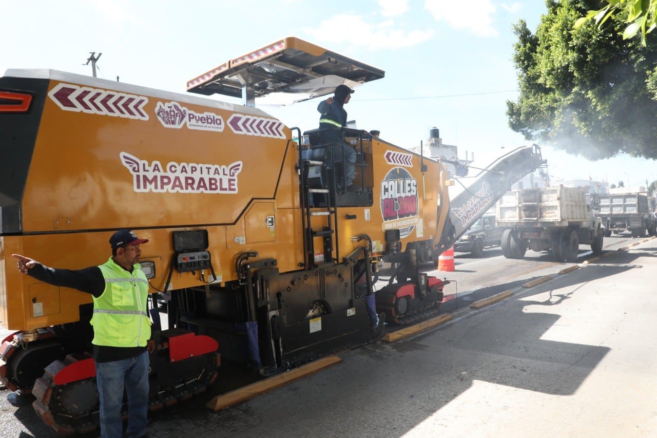 Arranca Pepe Chedraui rehabilitación vial del Bulevar Héroes del 5 de Mayo con el Tren Capitalino de Pavimentación