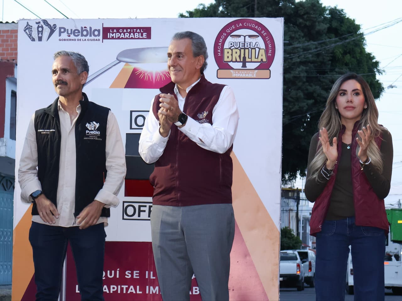 Con Puebla Brilla, Pepe Chedraui moderniza luminarias en Granjas del Sur