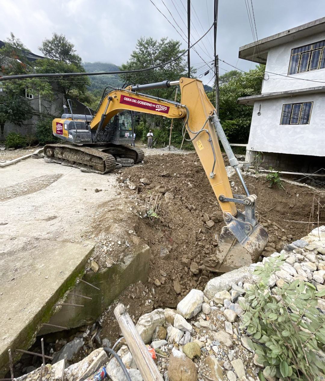 Construye Gobierno del Estado canal pluvial para prevenir inundaciones en Huauchinango