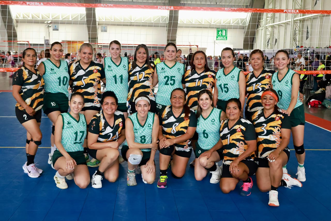 Se desarrolla el cuarto día de actividades del Festival Máster de Voleibol en Puebla capital
