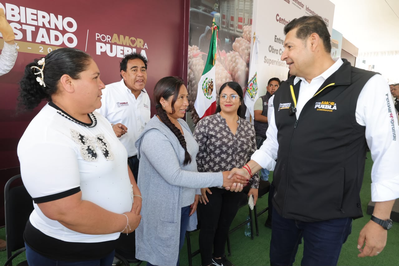 Gobierno estatal impulsa obra comunitaria y moderniza Central de Abasto Huixcolotla