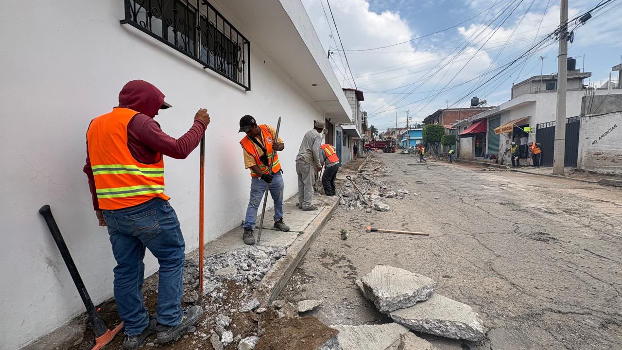Avanza Gobierno de Pepe Chedraui con rehabilitación vial en la Junta Auxiliar de San Jerónimo Caleras