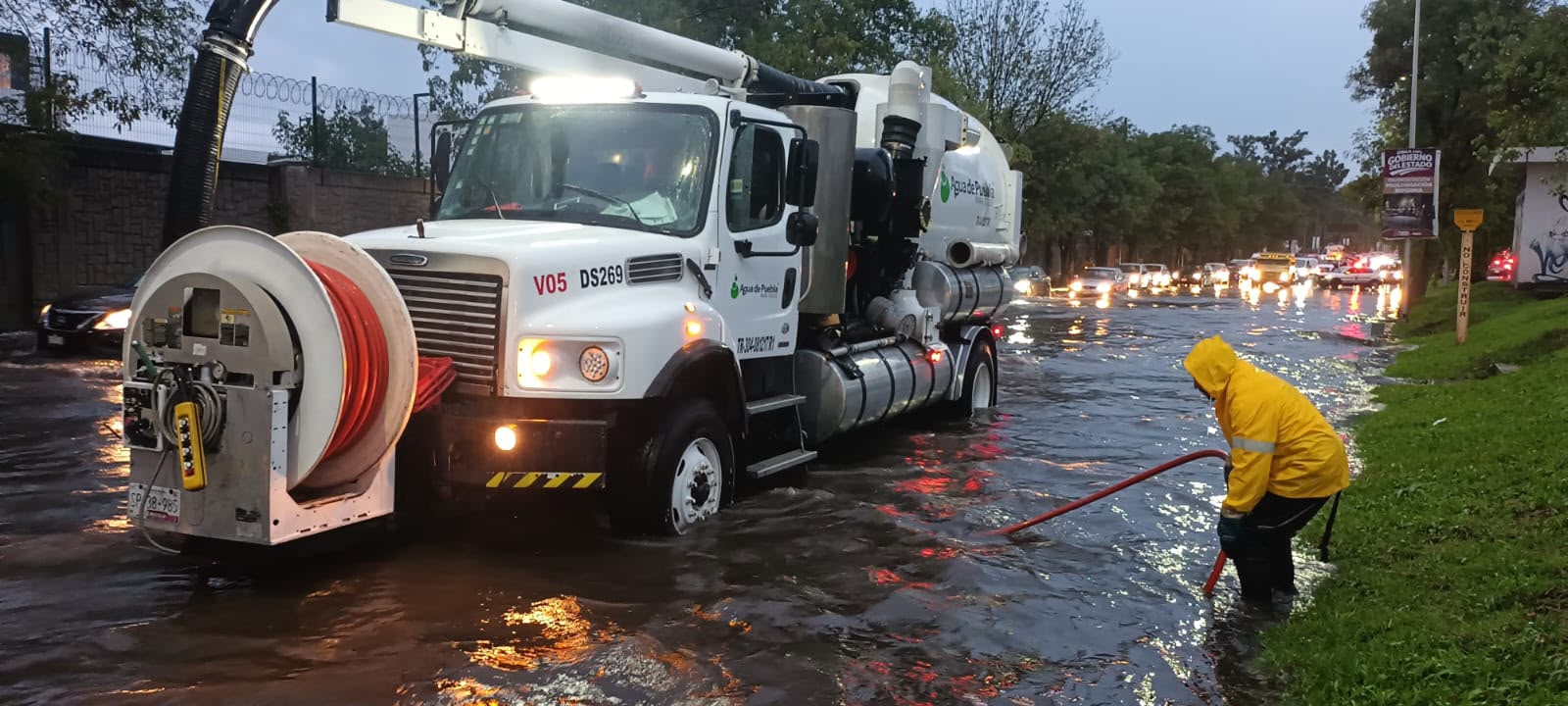 En lo que va del año, Agua de Puebla desazolvó 1,300 kilómetros de la red de drenaje y 15,500 accesorios pluviales y sanitarios