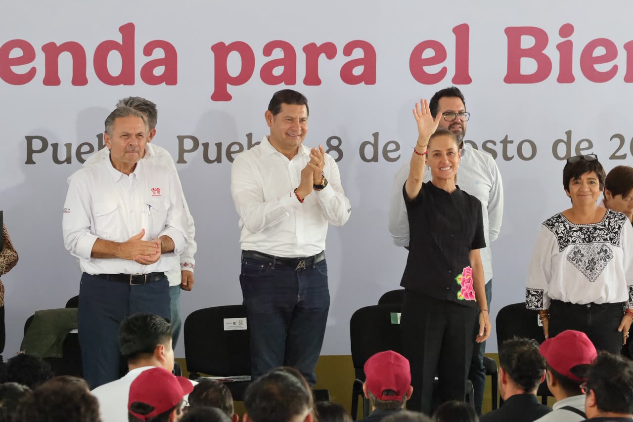 Presidenta Sheinbaum pone fin a adeudos hipotecarios y entrega vivienda digna a familias poblanas