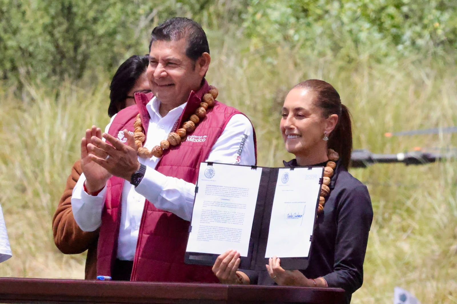 Desde Puebla, presidenta Sheinbaum firma decreto para reforestar a México y restaurar ecosistemas