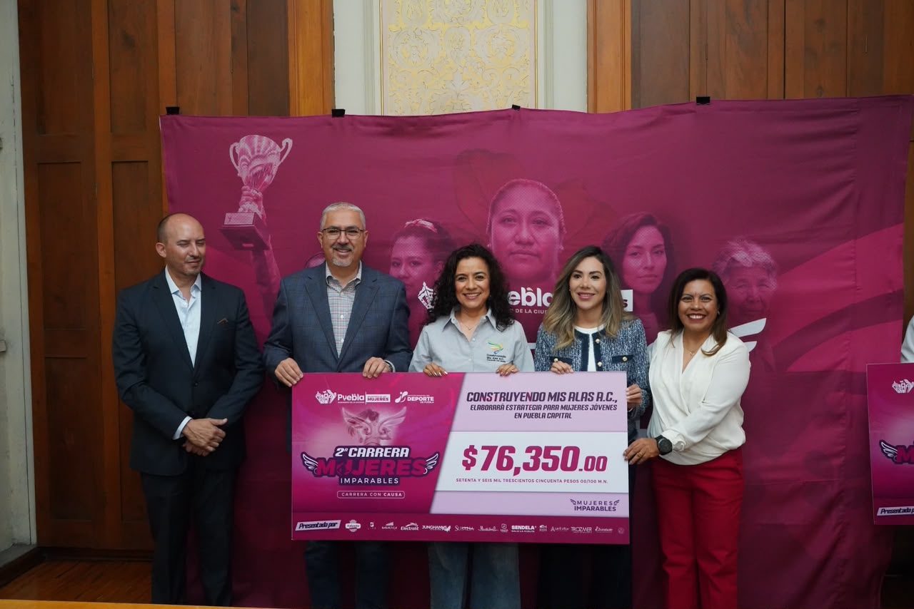 Entrega Gobierno de Pepe Chedraui donativos de la 2da. Carrera Mujeres Imparables en favor de las poblanas