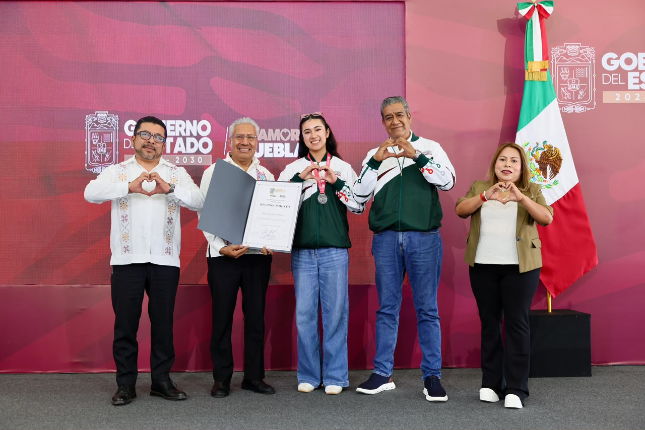 Talento poblano trasciende fronteras con medalla internacional en Londres