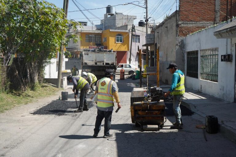 Supervisa Pepe Chedraui campaña “BacheAndo Puebla” en Xochimehuacan