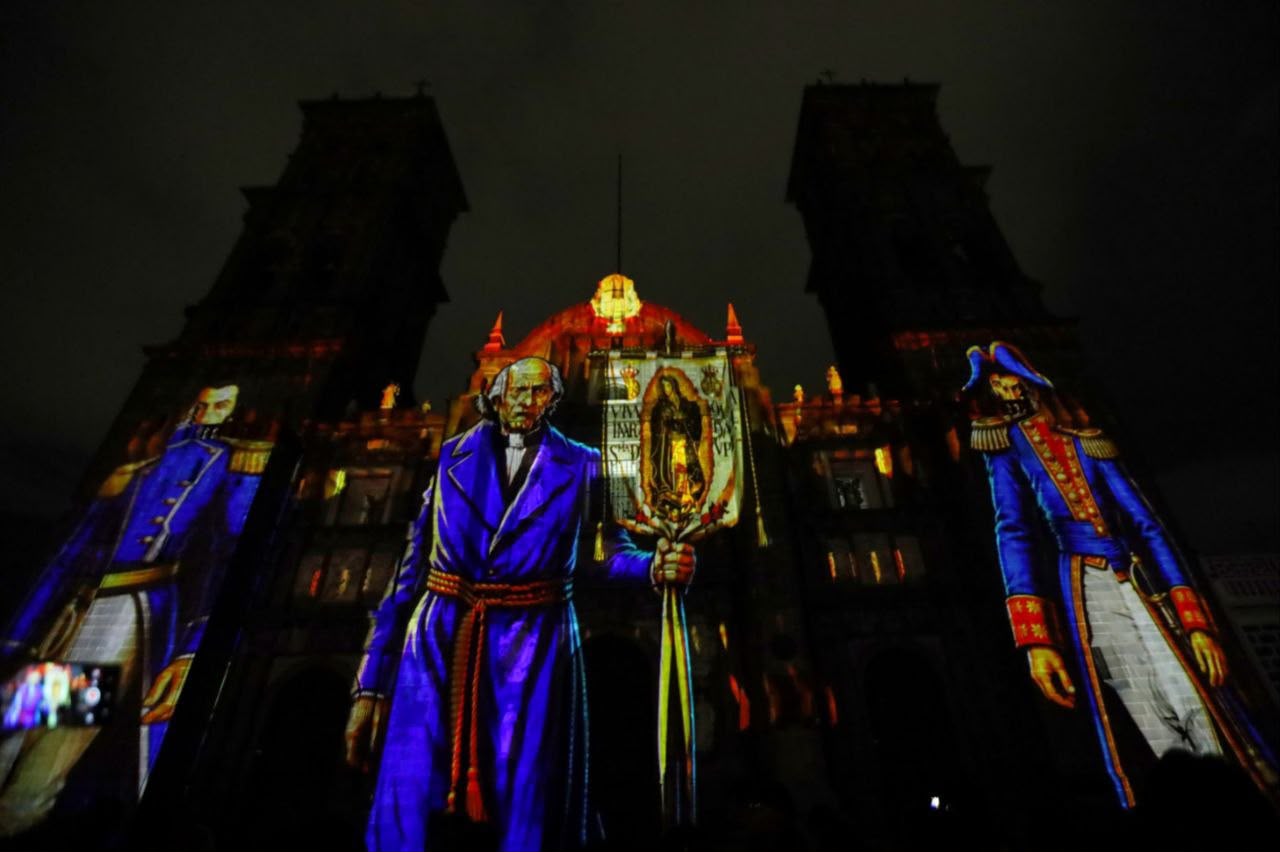 Disfruta Pepe Chedraui videomapping monumental de Fiestas Patrias junto con las y los poblanos