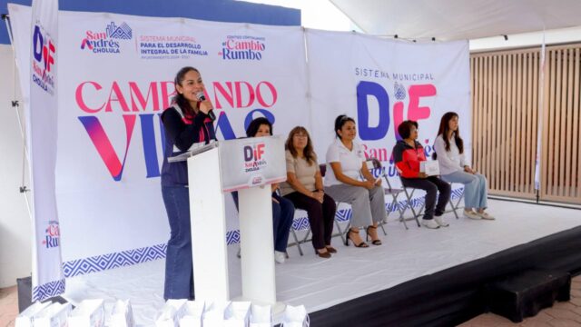 Contribuye Lupita Cuautle en mejorar la movilidad de personas con entrega de plantillas ortopédicas