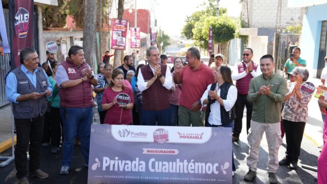 Entrega Pepe Chedraui obra de pavimentación en la colonia Guadalupe Hidalgo 2da. Sección