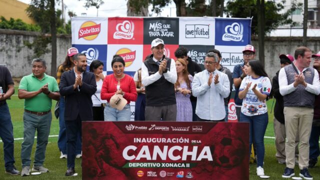 Inaugura Pepe Chedraui y love.fútbol cancha de futbol 7 en el Deportivo Xonaca II