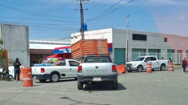 Comerciantes de la Central de Abasto exigen esclarecer modificaciones viales y rechazan acciones que afectan la circulación y actividad comercial