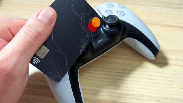 Sony quiere patentar un mando de PlayStation que acepta pagos: basta con acercar el móvil o una tarjeta para comprar juegos