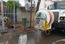 Limpieza intensiva y mantenimiento permanente a la red de drenaje realizan las brigadas de Agua de Puebla ante las intensas lluvias