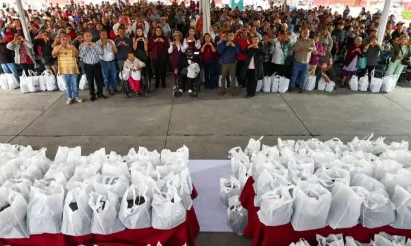 Impulsa Tonantzin Fernández el programa Nutrición con Amor en San Pedro Cholula