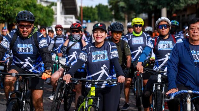 Promueve Lupita Cuautle el uso responsable de la bicicleta y la convivencia familiar en San Andrés Cholula